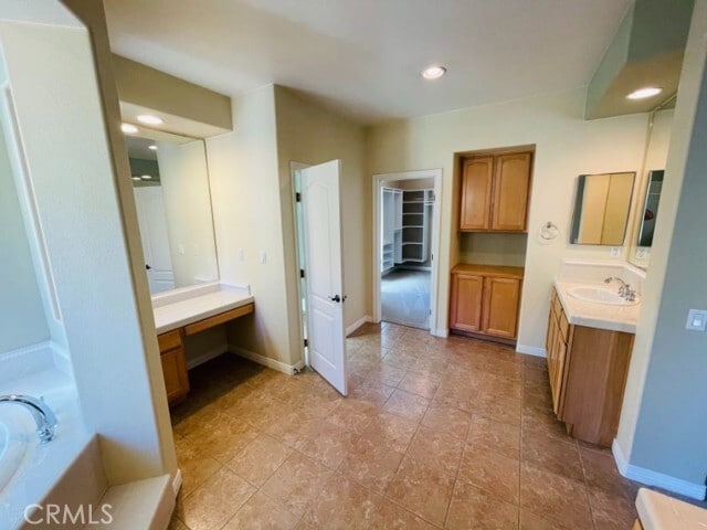 Building Photo - 1574 Glencrest Dr