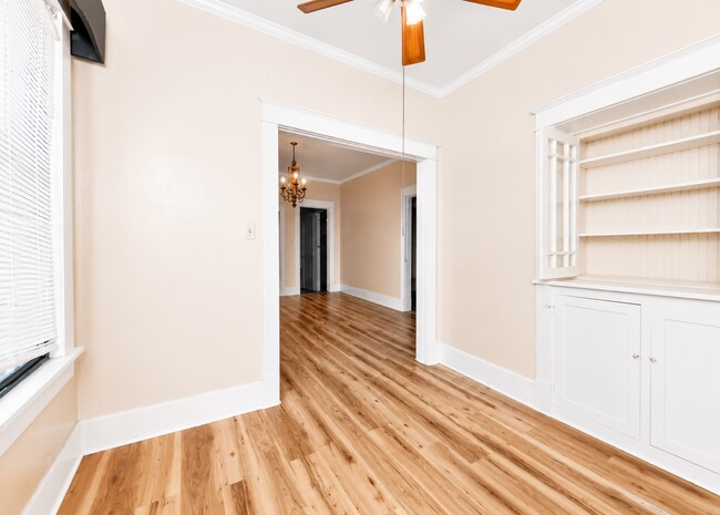 Building Photo - 800 W 34th Ave