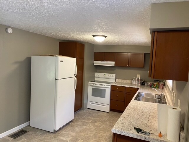 Kitchen 2 - 54 N Shafer St