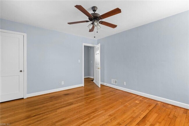 Building Photo - 1200 Little Bay Ave