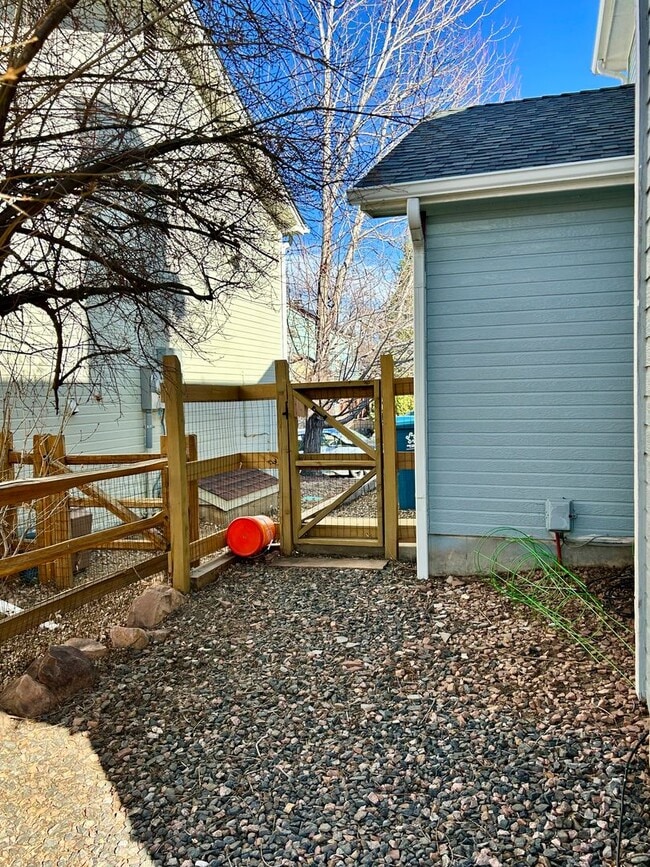 Building Photo - Gorgeous 3-Bedroom Home with Unobstructed Views and Access to North Open Space from Yard!