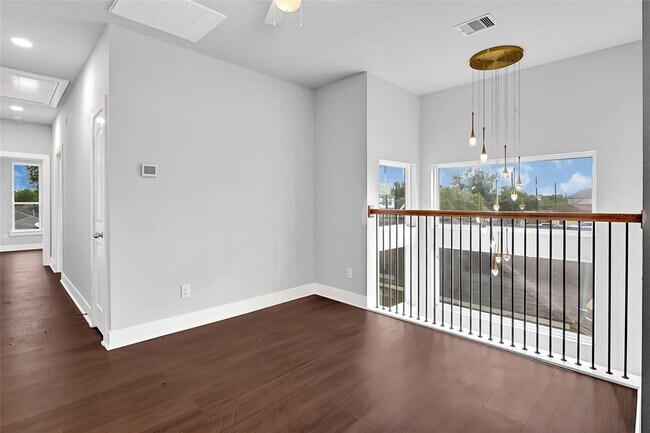 Building Photo - 7940 Angus St
