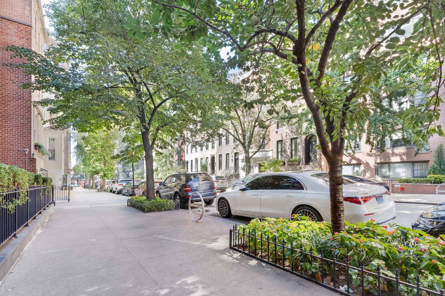 Building Photo - 340 E 51st St