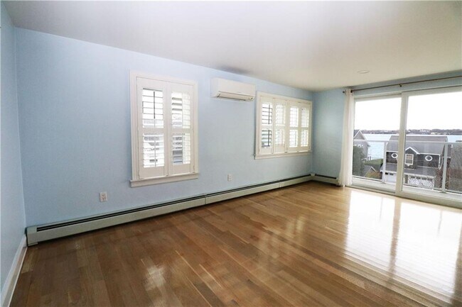 Building Photo - 249 Tuckerman Ave