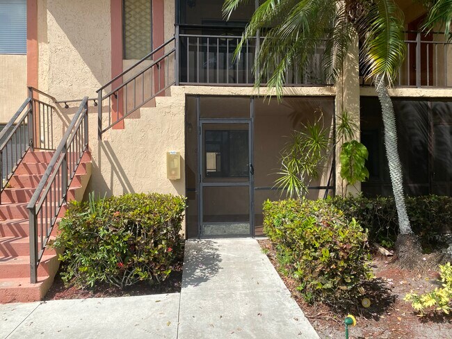 Building Photo - 158 Lakeview Dr