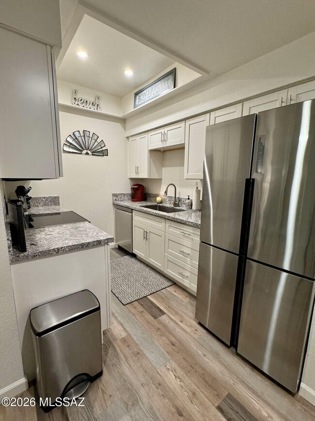 Building Photo - 5750 N Camino Esplendora