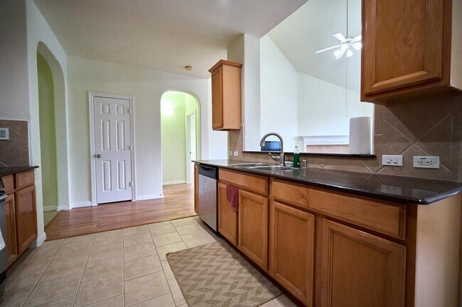 Building Photo - 10027 Deer Track Ct