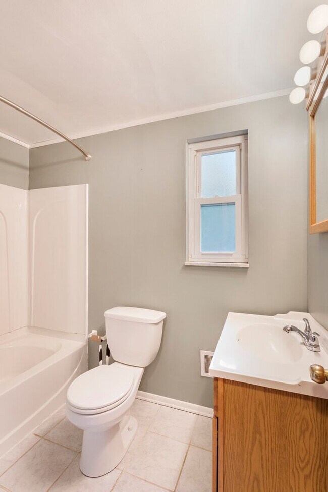 Building Photo - Classic Brick 2 Story Traditional Home in the heart of Swissvale.  Available Immediately.