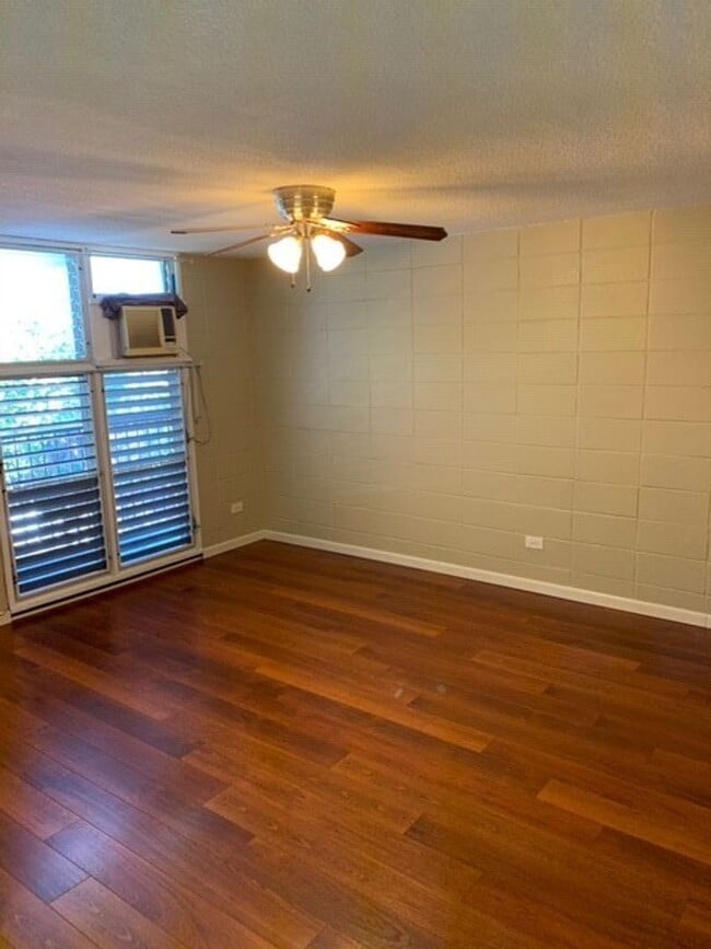 Building Photo - Kapahulu 2nd floor 1-Bedroom