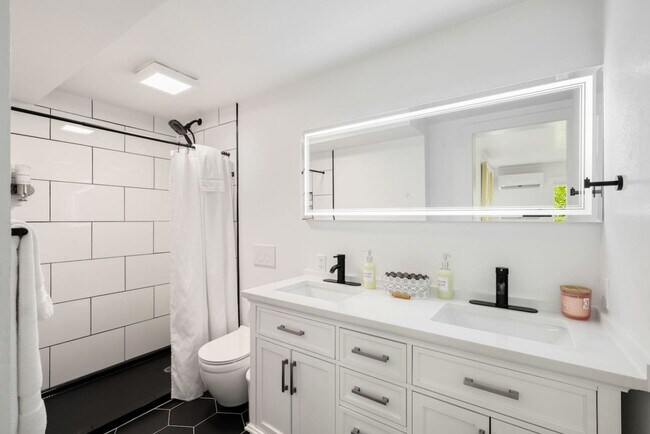 Building Photo - 3413 N 8th St