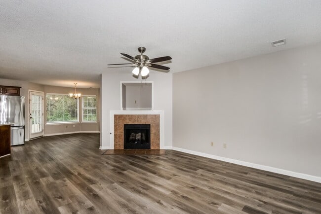 Building Photo - 4444 Shadow Ridge Dr