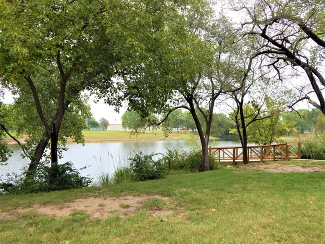 Building Photo - MacArthurs Lake Apartments