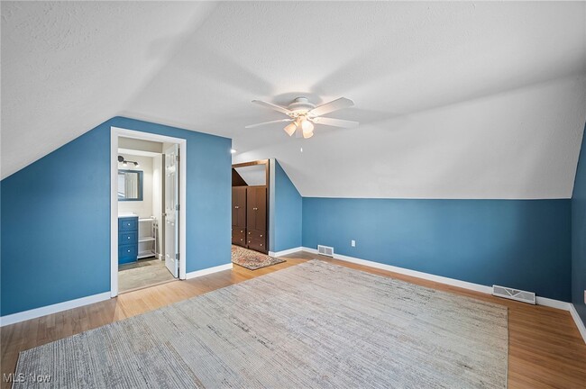 Building Photo - 5401 Woodbury Hills Dr
