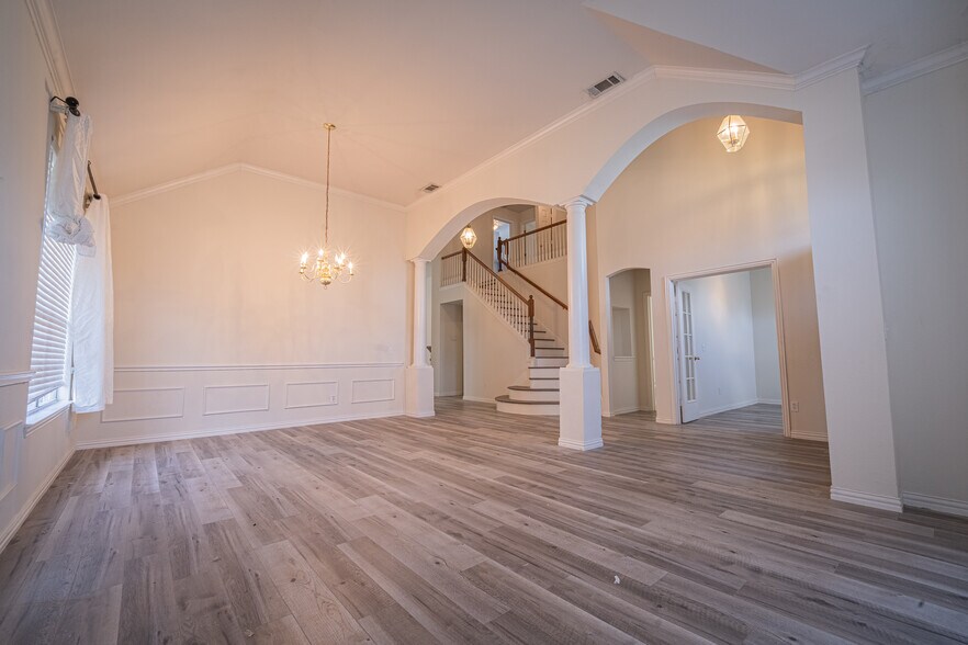 Building Photo - 4522 Oak Shores Dr