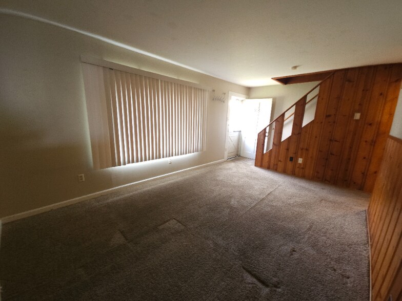 Building Photo - 906 Las Vegas Dr