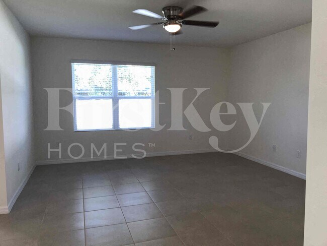 Building Photo - 620 SE 1st Pl