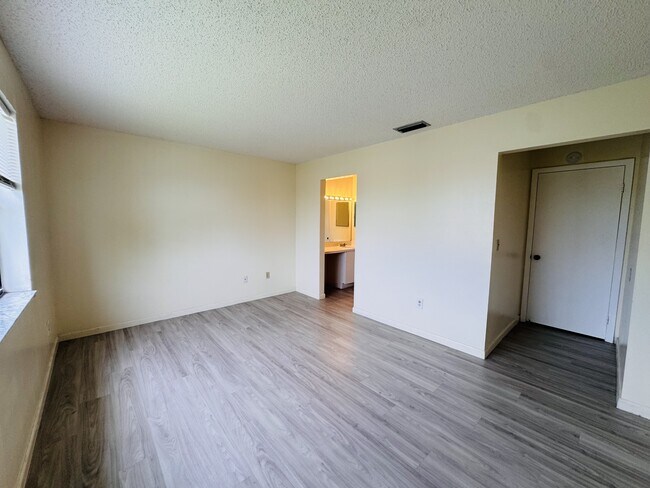 Building Photo - 1149 Independence Trail