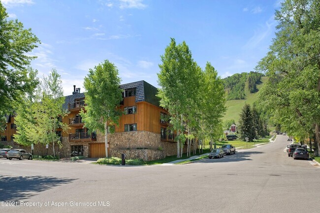 Building Photo - 205 E Durant Ave