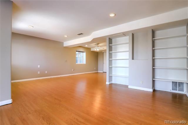 Building Photo - 16229 Hedgeway Dr