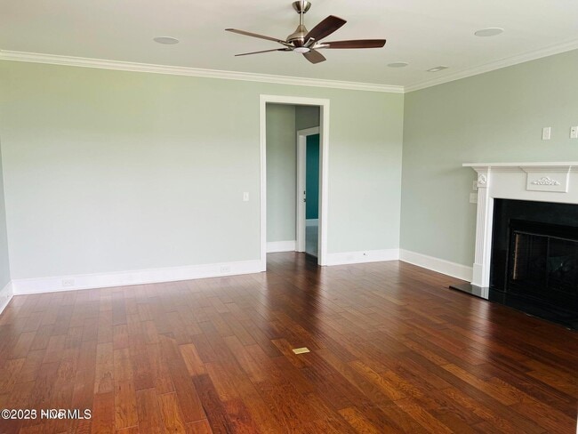 Building Photo - 3135 Emery Dr