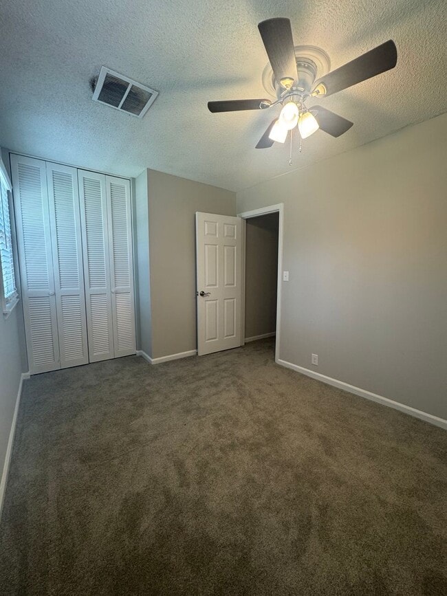 Building Photo - Available NOW in Hammond Hills!!!