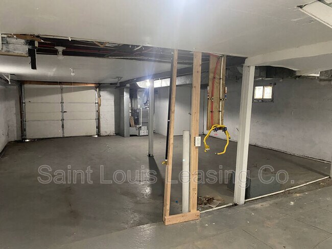 Building Photo - 1214 Gruner Pl