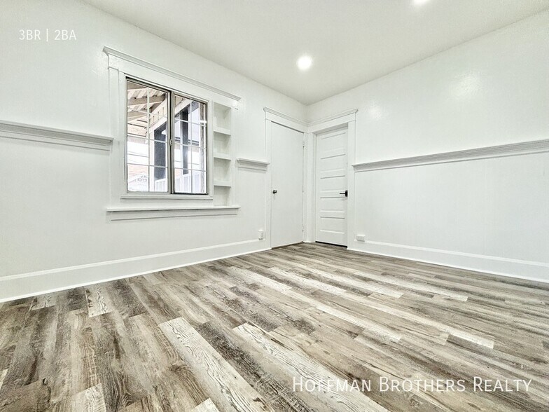 Building Photo - 1518 11th Pl