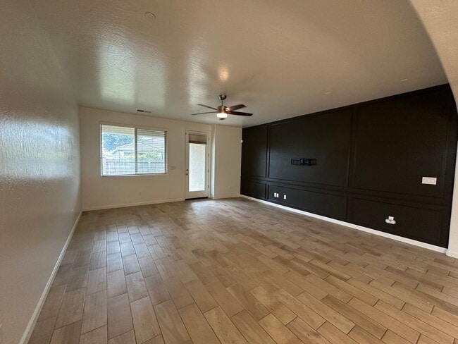 Building Photo - NW Visalia Home Coming Soon!