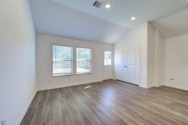 Building Photo - 5419 Tourmaline Wy