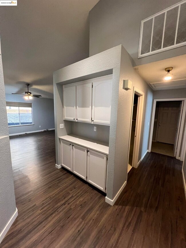 Building Photo - 293 Amberleaf Way