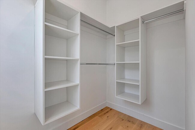 Building Photo - Newer High-Tech Home | Top Schools | Great...