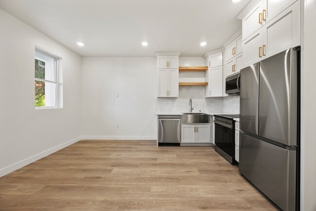 Building Photo - 5008 P St