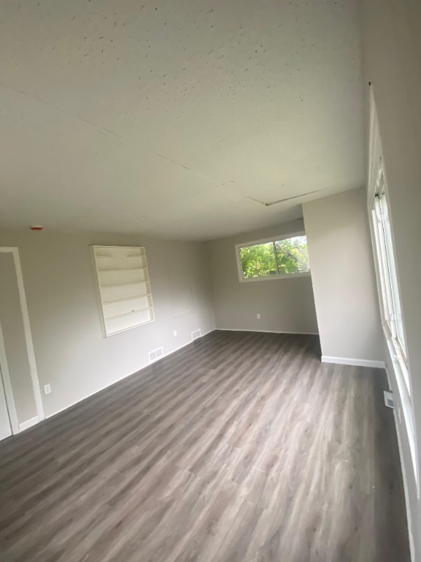 Building Photo - 13728 Tyler Ave