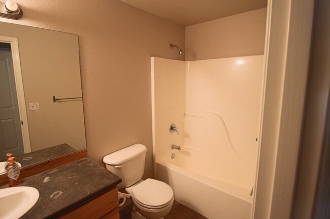 Building Photo - $500 OFF First Month Rent | 12 Month Lease | Huntington Meadows