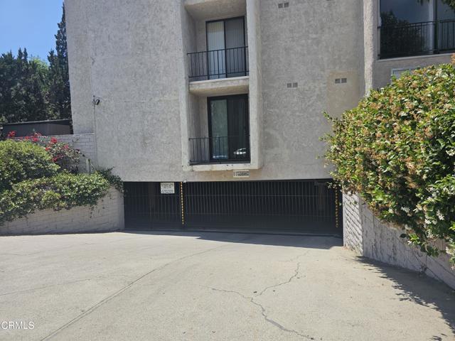 Building Photo - 1401 Valley View Rd