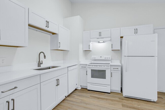 Building Photo - 3 Bedroom 2 Bathrooms in Sterling Creek - Richmond Hill