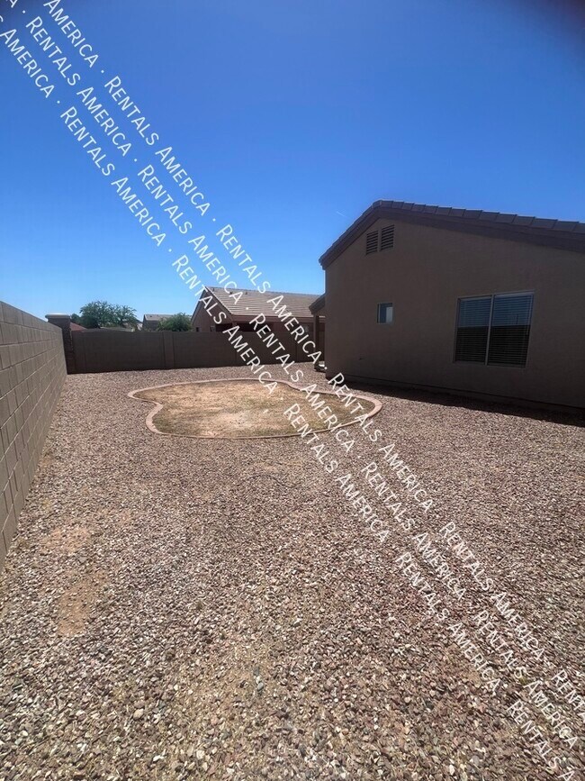 Building Photo - 3682 N French Pl