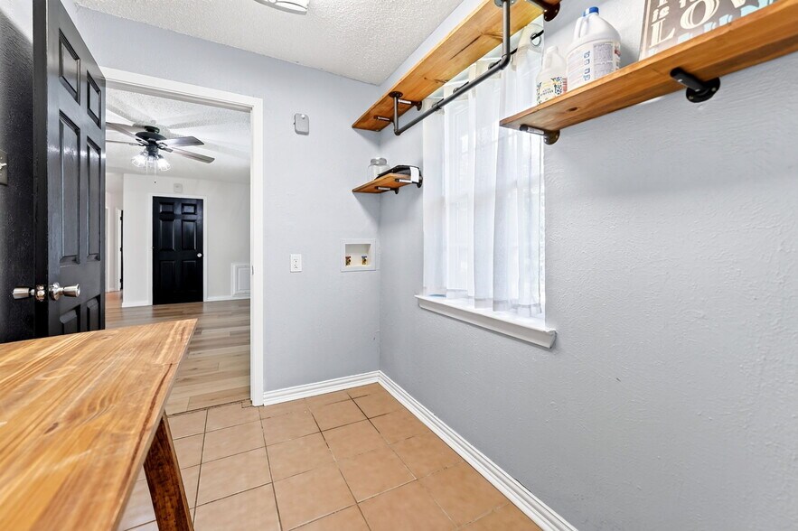 Building Photo - 505 Whittle Way