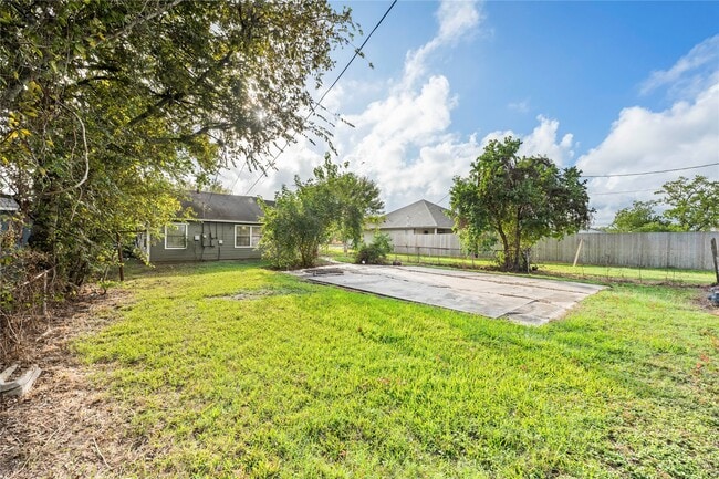 Building Photo - 1714 N Avenue H