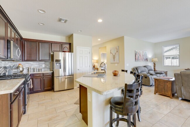 Building Photo - 17940 W Glenhaven Dr