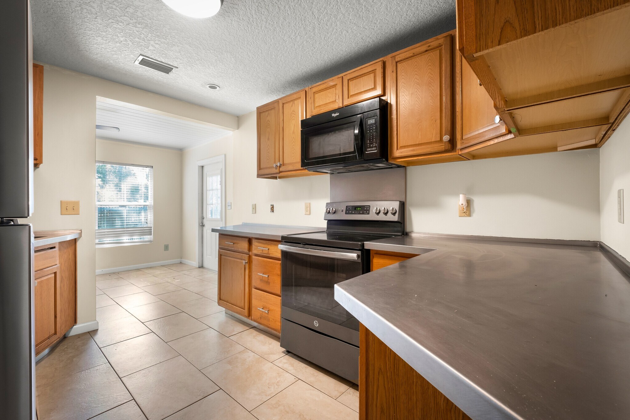 Building Photo - 12716 Gillespie Ave