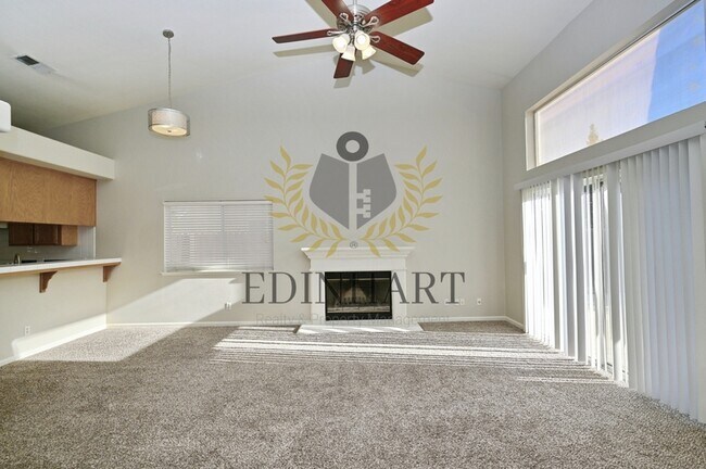 Building Photo - 774 Applegate Ave