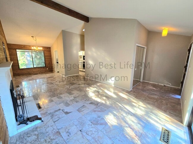 Building Photo - 9 Mountain Cir