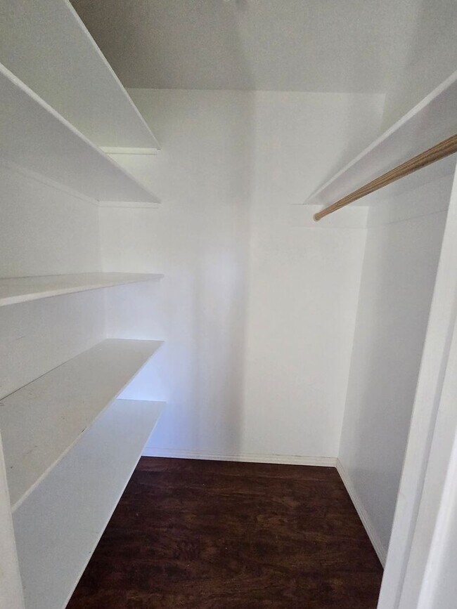 Building Photo - 14494 Cambridge St