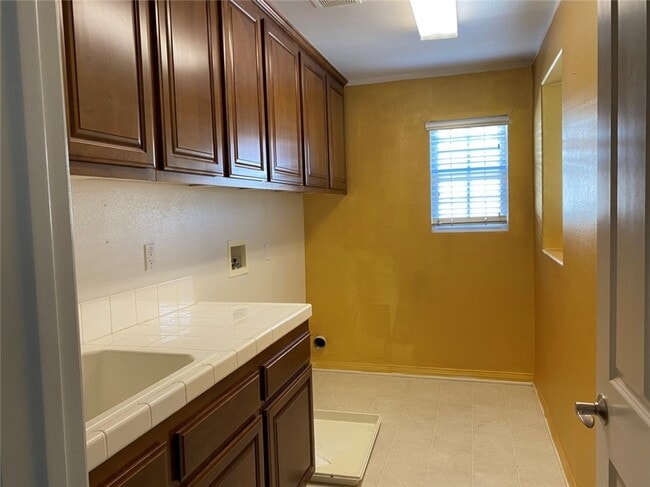 Building Photo - 34093 Lady Fern Ct