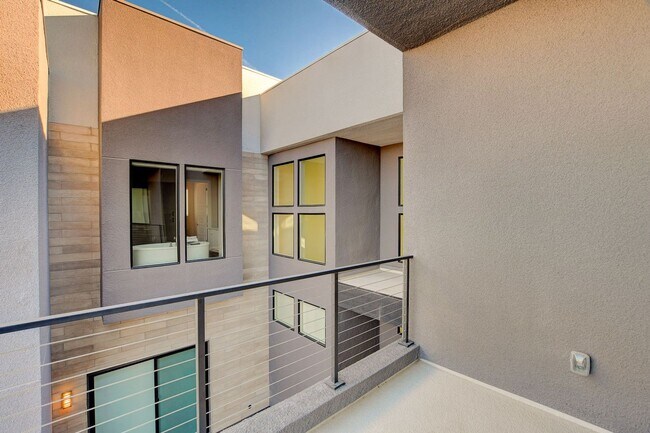 Building Photo - Mesa Ridge Luxury Oasis Feathertop