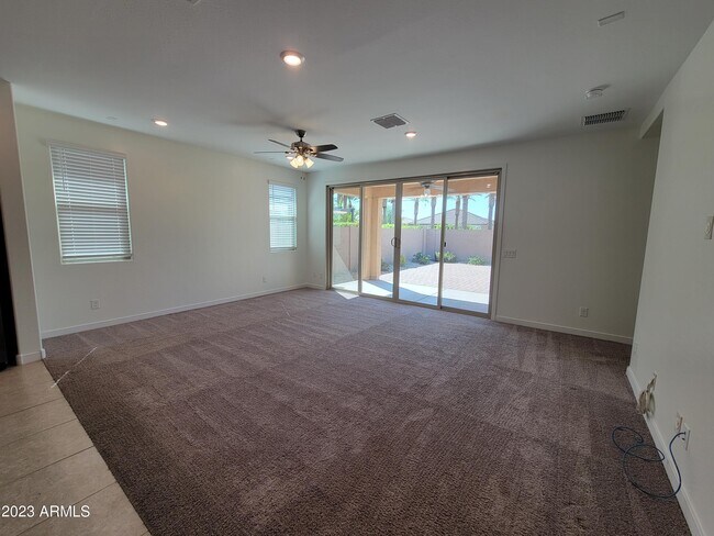 Building Photo - 9825 E Talon Ave