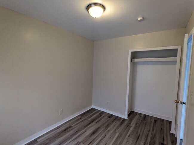 Building Photo - 3517 Hickory Street