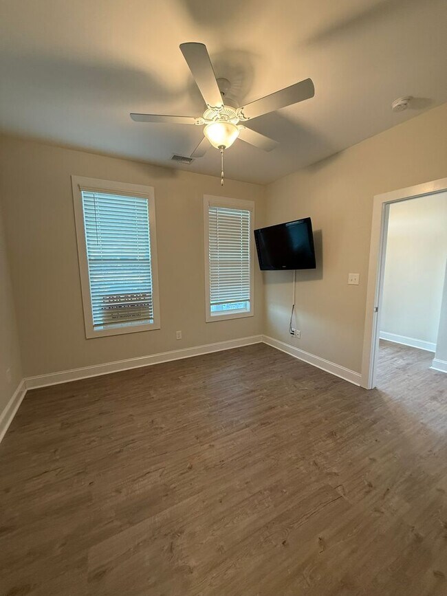 Building Photo - Luxury Coastal Living in Surf City -117 S Boca Bay Ln