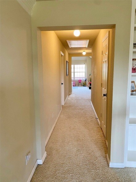 Building Photo - 1150 Amy Dr